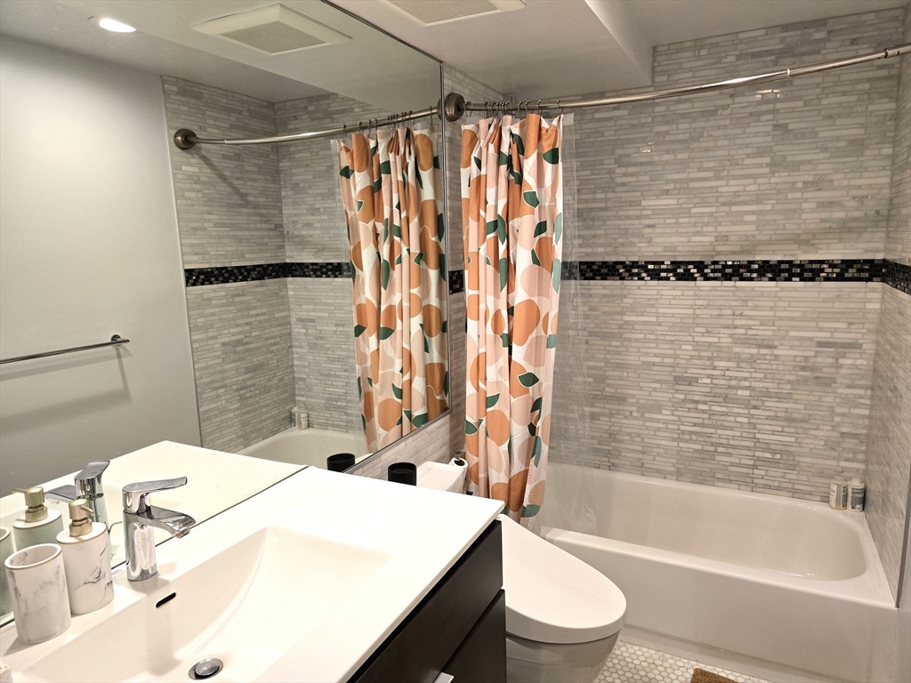 76 West Rutland Square, Unit 304 Boston, MA 02118 - Photo 7 of 19