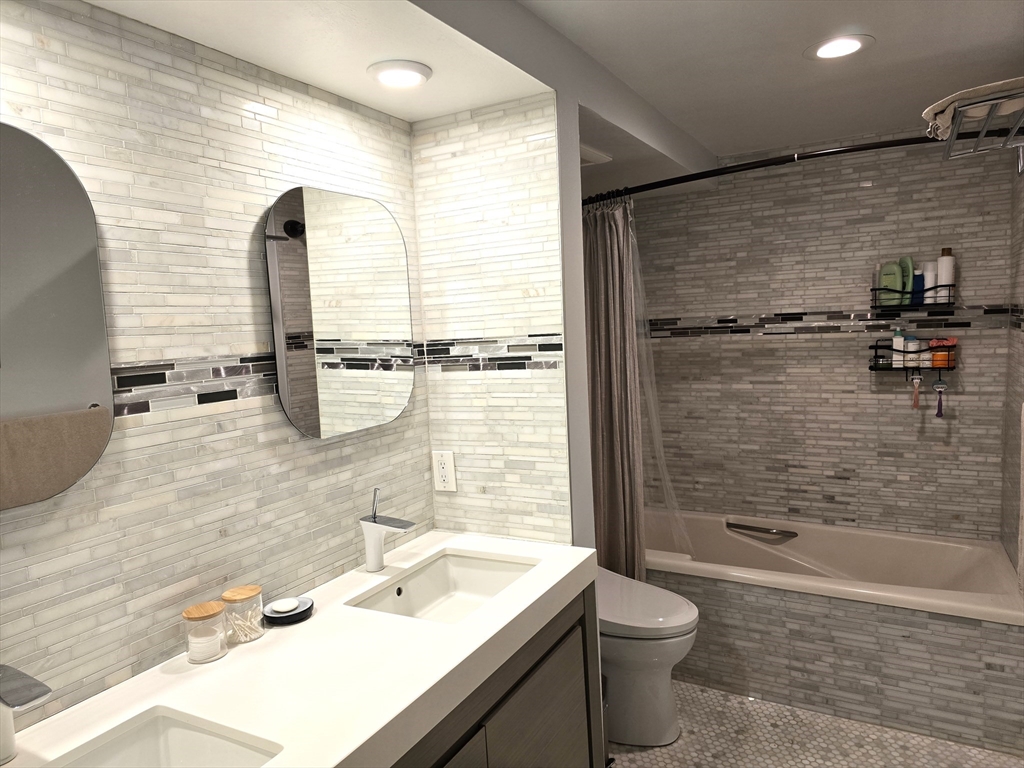 76 West Rutland Square, Unit 304 Boston, MA 02118 - Photo 8 of 19