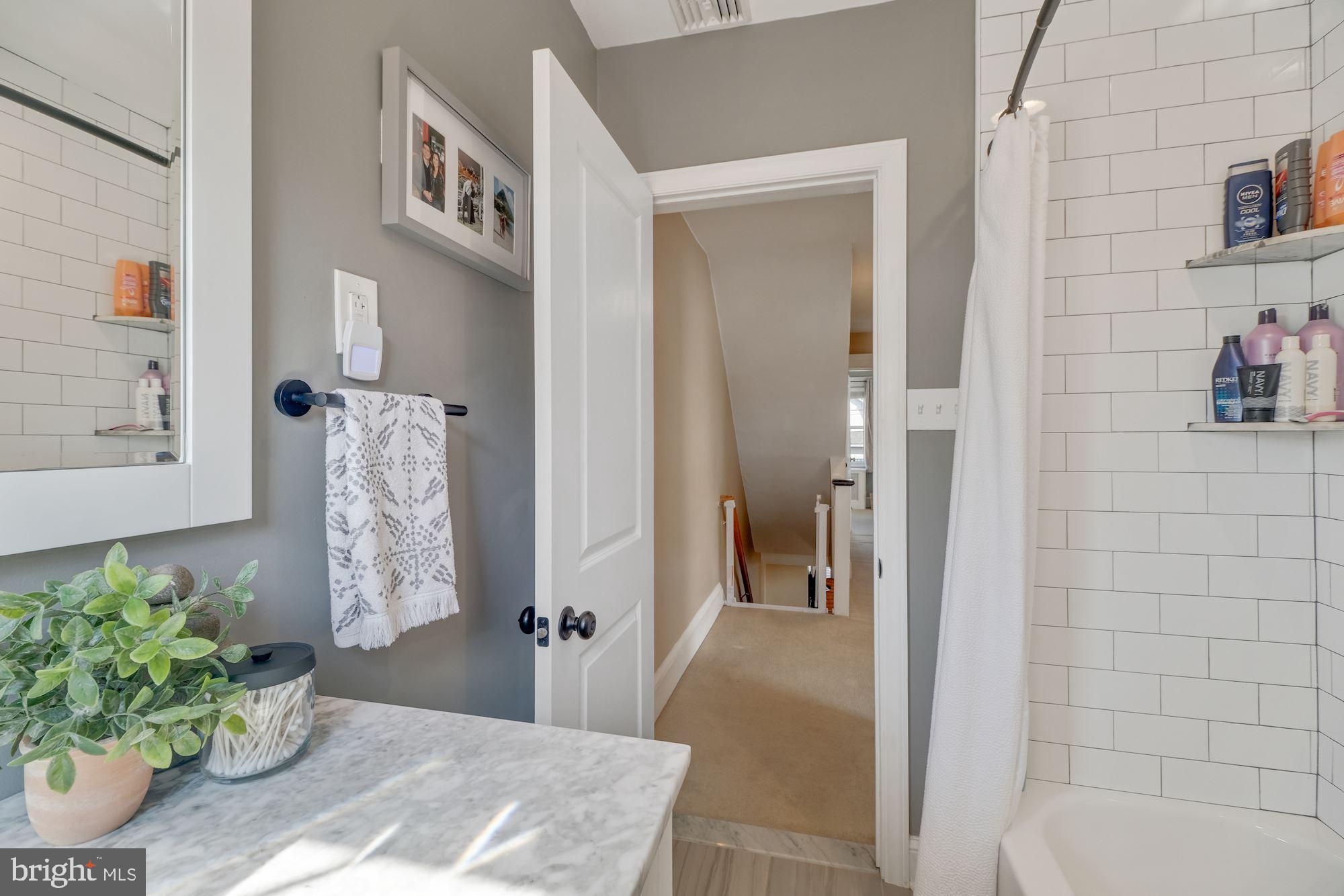 111 Harding Avenue Havertown, PA 19083 - Photo 22 of 27 Full bath