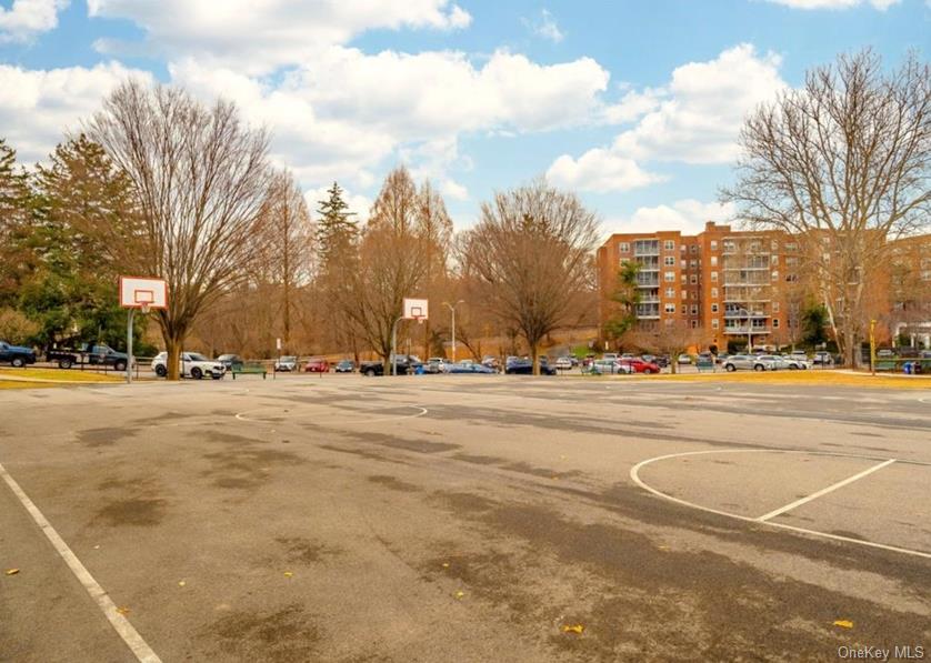 260 Garth Road, Unit 4E4 Scarsdale, NY 10583 - Photo 26 of 29