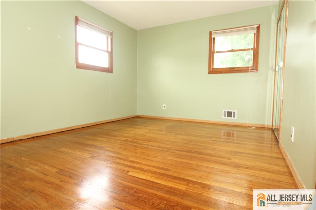 39 Stony Road Edison, NJ 08817 - Photo 8 of 15