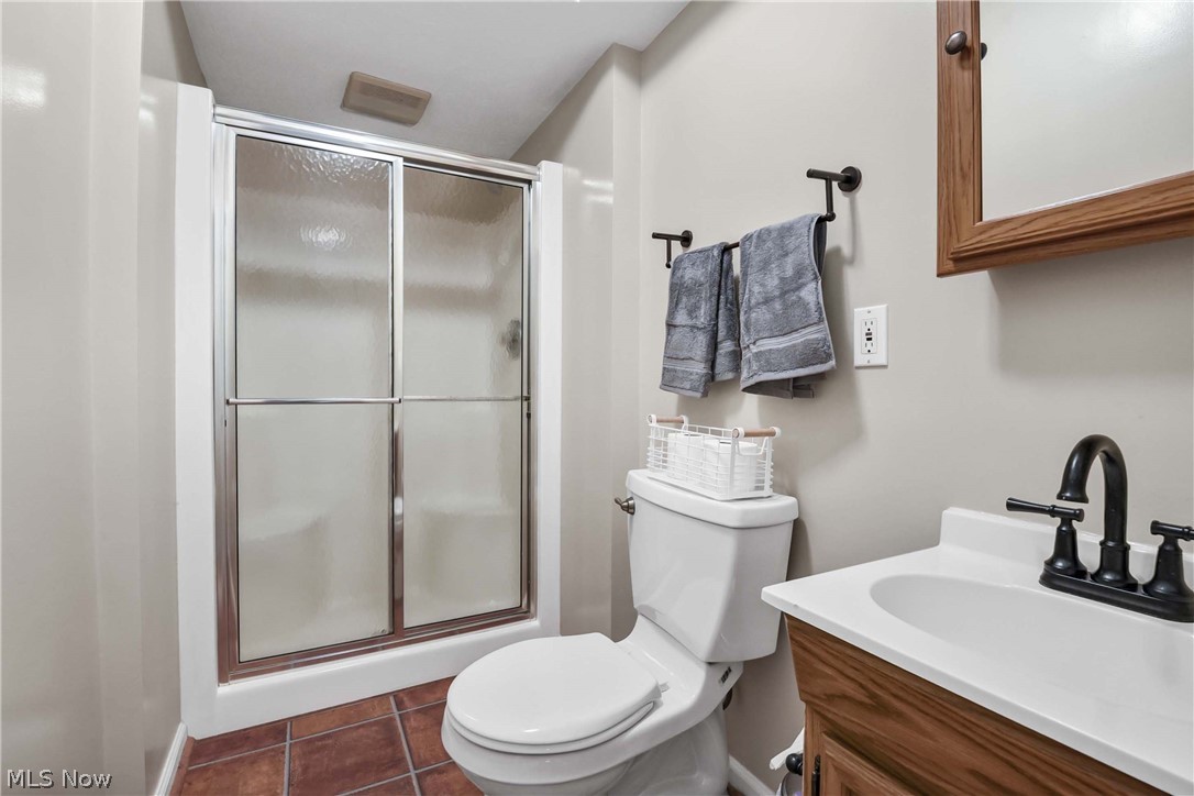23426 Alexander Road North Olmsted, OH 44070 - Photo 20 of 45 First Floor Full Bath