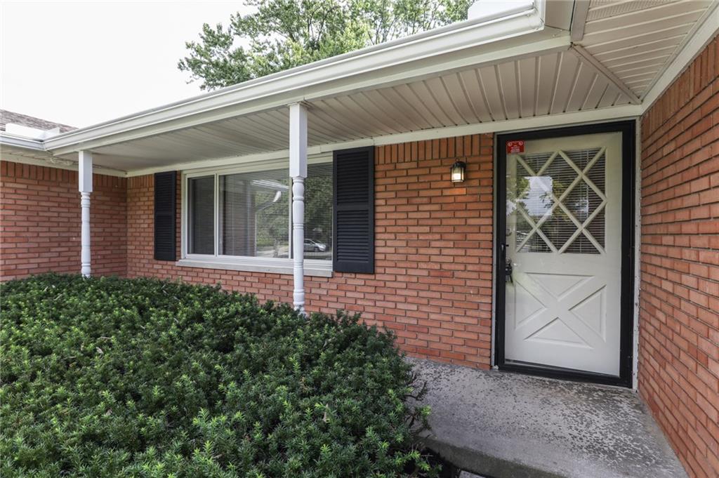 743 Coach Road Indianapolis, IN 46227 - Photo 5 of 33 Gallery Image 5