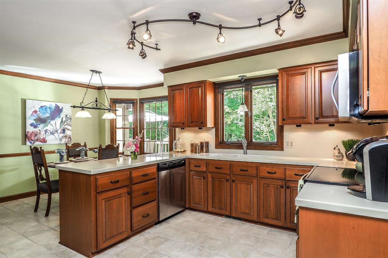 5009 Field And Stream Road Raleigh, NC 27613 - Photo 4 of 12 NEW SS appliances with a EAT-IN breakfast nook! Kitchen