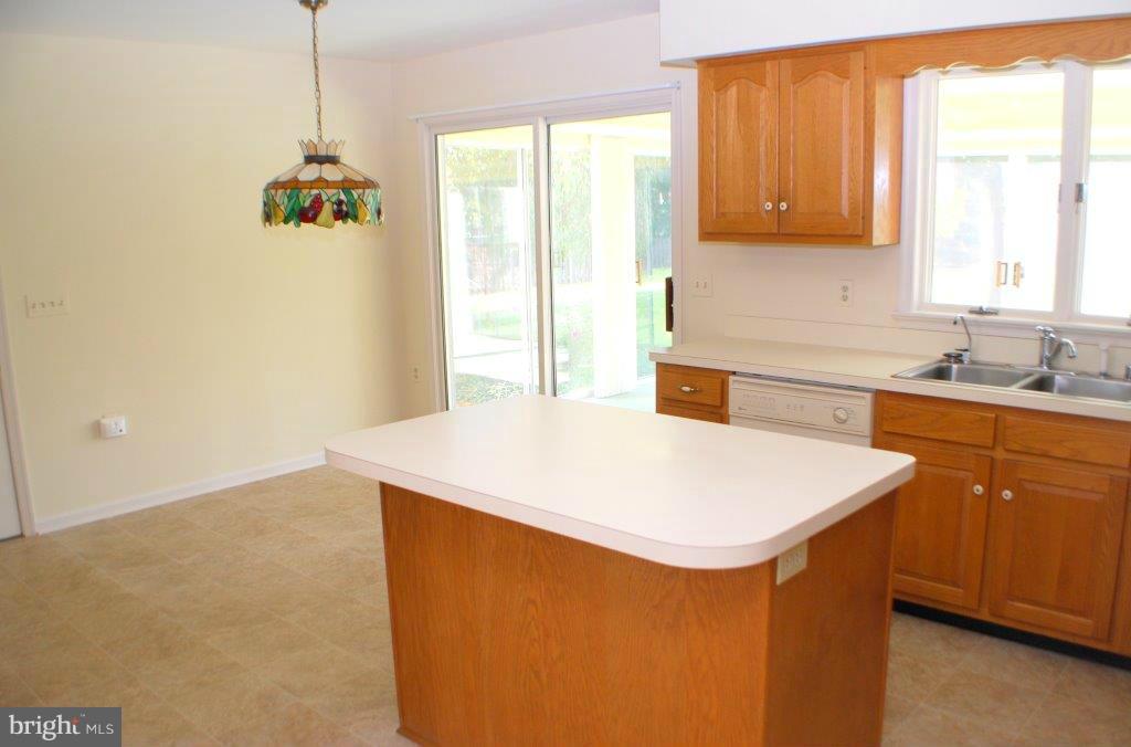 7129 Poole Jones Road Frederick, MD 21702 - Photo 6 of 15 Kitchen