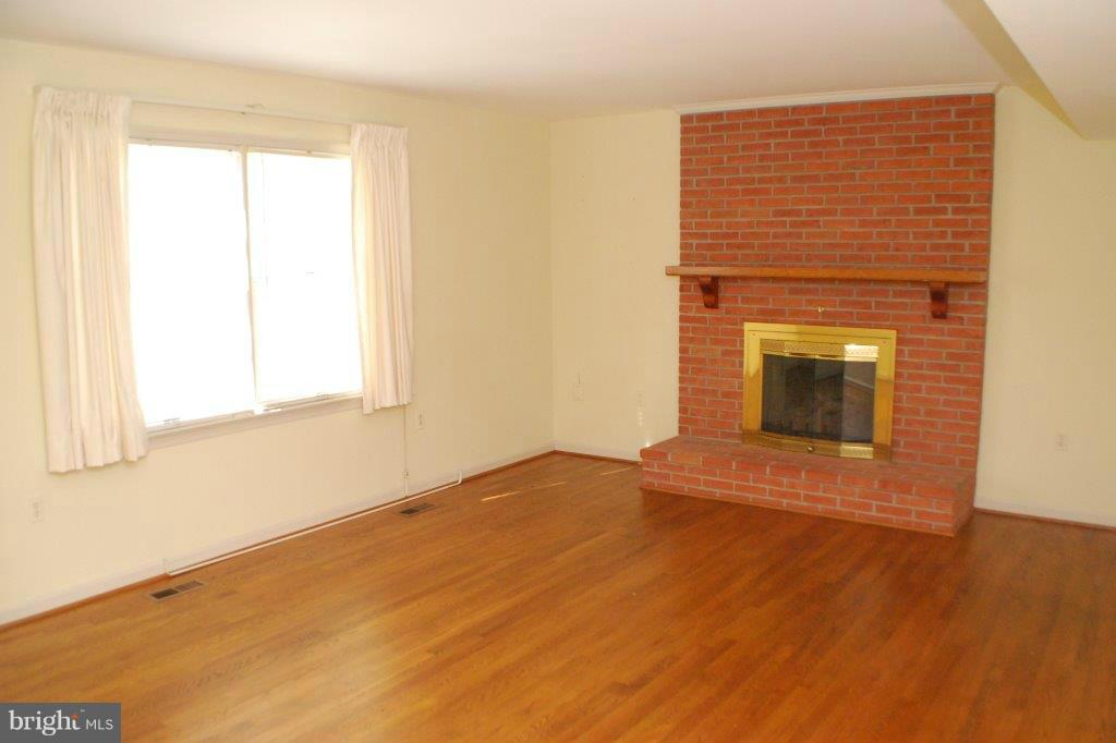7129 Poole Jones Road Frederick, MD 21702 - Photo 8 of 15 Family Room