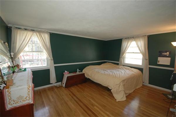 52 Dufton Road Andover, MA 01810 - Photo 5 of 25 Gallery Image 5