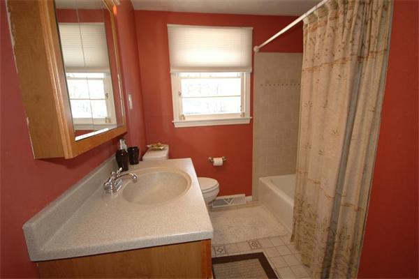 52 Dufton Road Andover, MA 01810 - Photo 6 of 25 Gallery Image 6