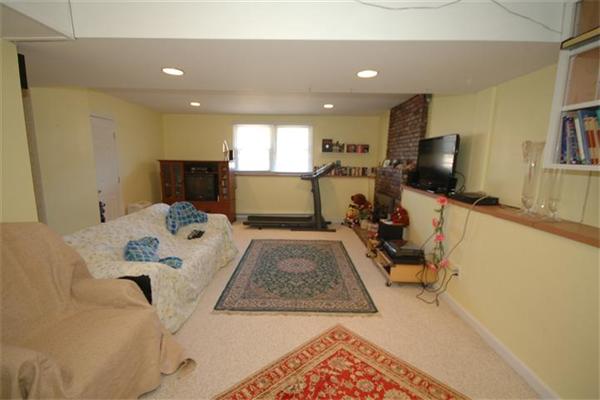 52 Dufton Road Andover, MA 01810 - Photo 7 of 25 Gallery Image 7