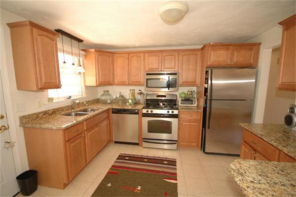 52 Dufton Road Andover, MA 01810 - Photo 9 of 25 Gallery Image 9