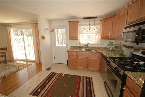 52 Dufton Road Andover, MA 01810 - Photo 10 of 25 Gallery Image 10