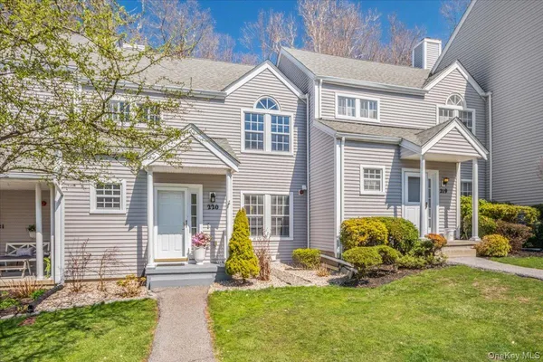 $639,000 | 220 Sandpiper Court, Yorktown Heights, NY 10598