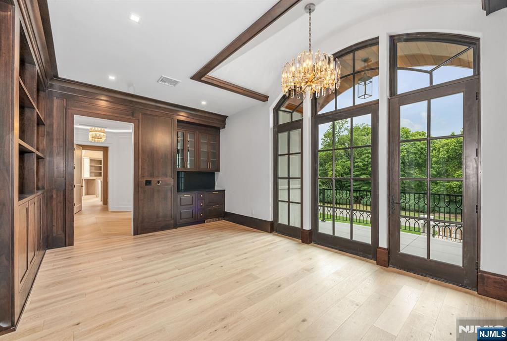 19 Rio Vista Drive Alpine, NJ 07620 - Photo 24 of 49 a view of entryway