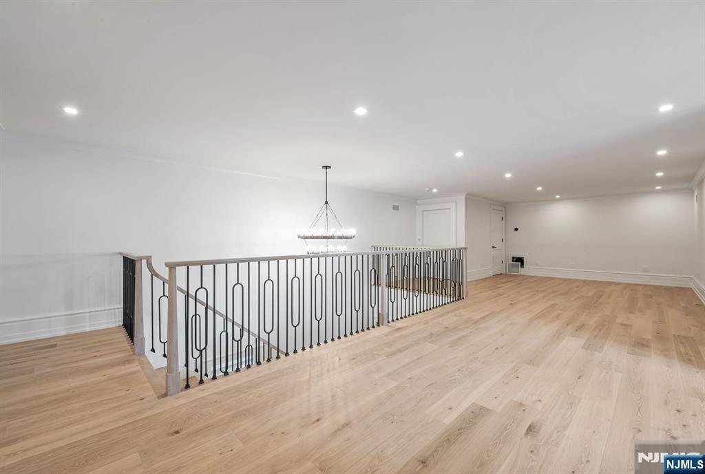19 Rio Vista Drive Alpine, NJ 07620 - Photo 35 of 49 a view of a hallway