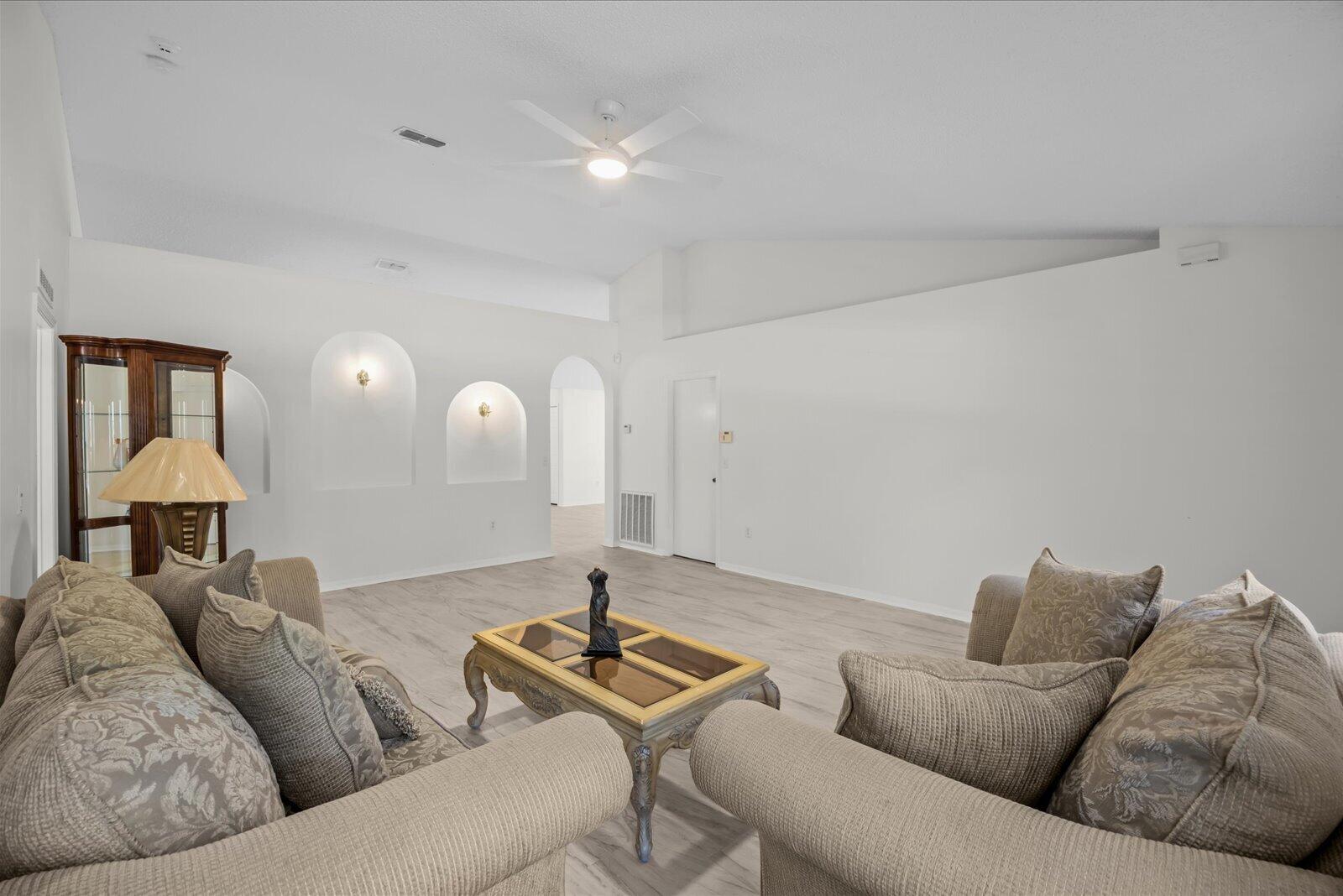 436 Hamer Road Southwest Palm Bay, FL 32908 - Photo 7 of 44 1000219860