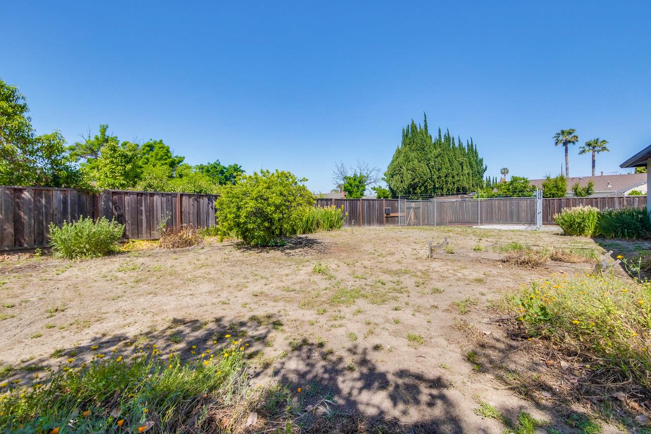 2738 Cramer Circle San Jose, CA 95111 - Photo 11 of 63 a view of a back yard