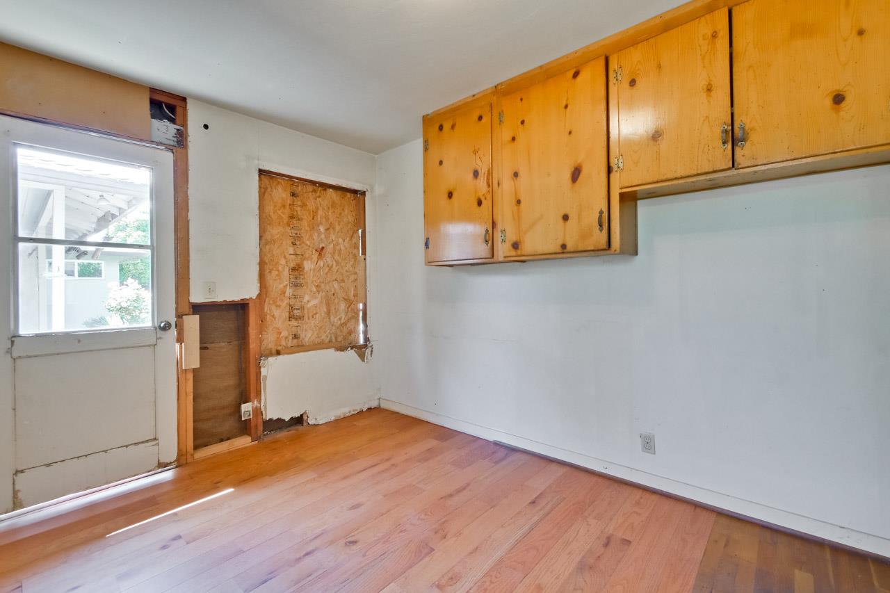 2738 Cramer Circle San Jose, CA 95111 - Photo 61 of 63 a view of room with wooden floor and chair