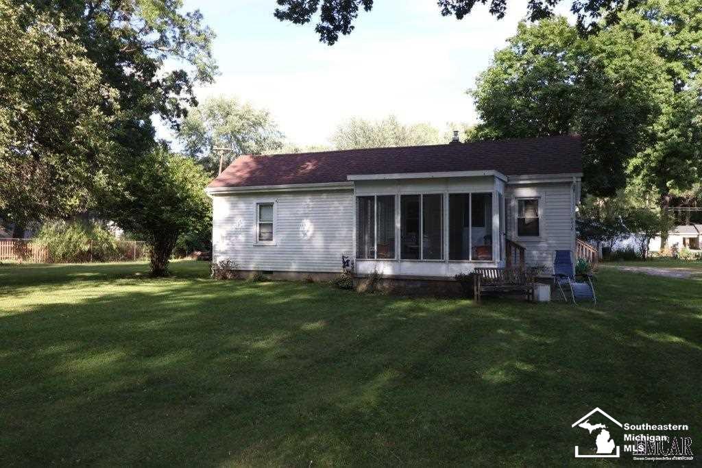 8038 Wiseman Road Lambertville, MI 48144 - Photo 4 of 22 21499326-3.JPG