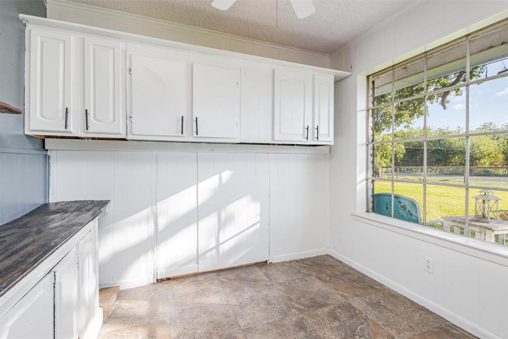 18888 Highway 274 Kemp, TX 75143 - Photo 12 of 30 a view of an empty room and window