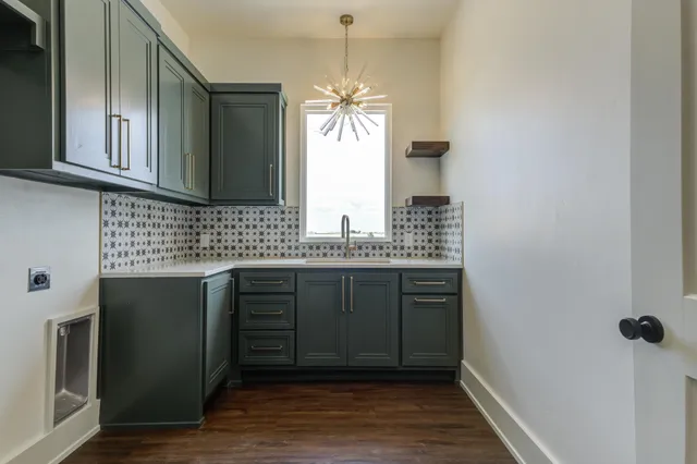 $1,249,500 | 7710 46th Street, Lubbock, TX 79407