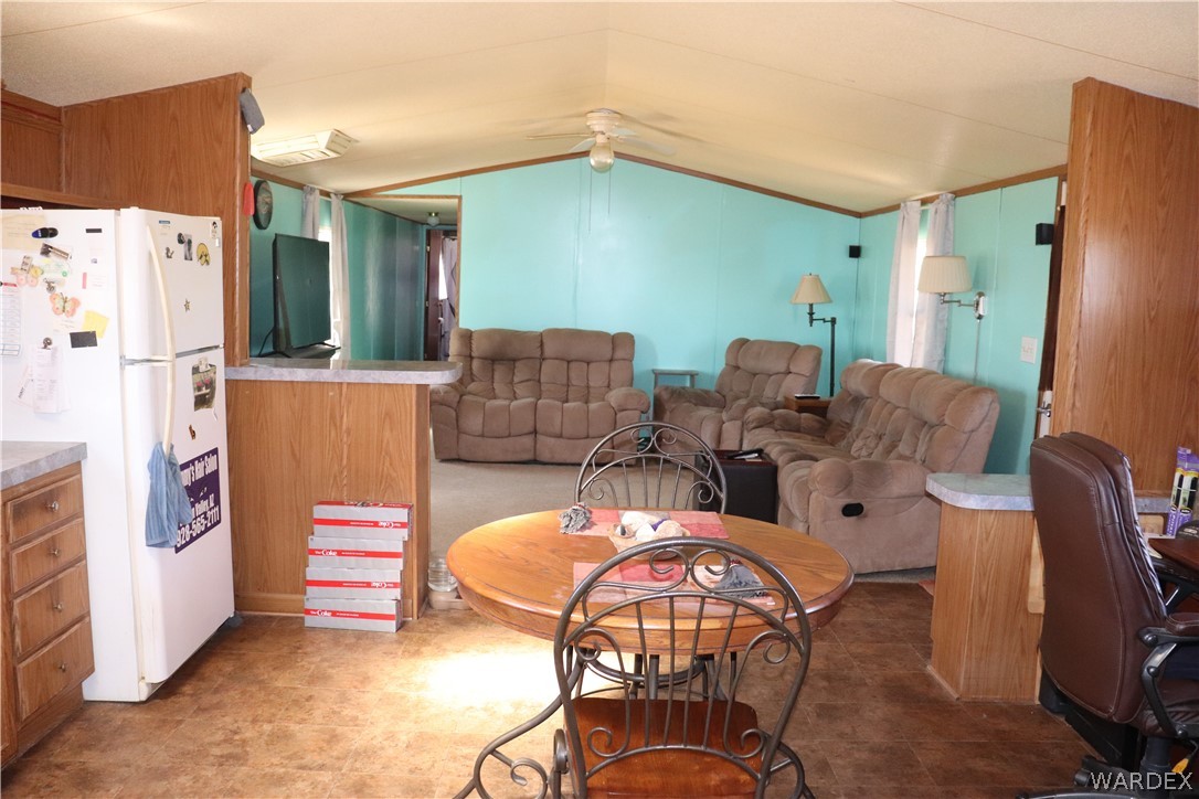 3913 Araby Road Golden Valley, AZ 86413 - Photo 11 of 38