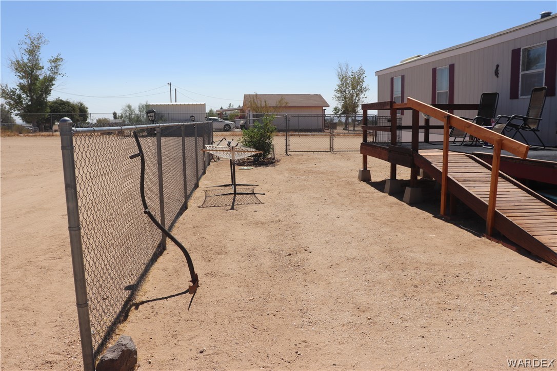 3913 Araby Road Golden Valley, AZ 86413 - Photo 4 of 38