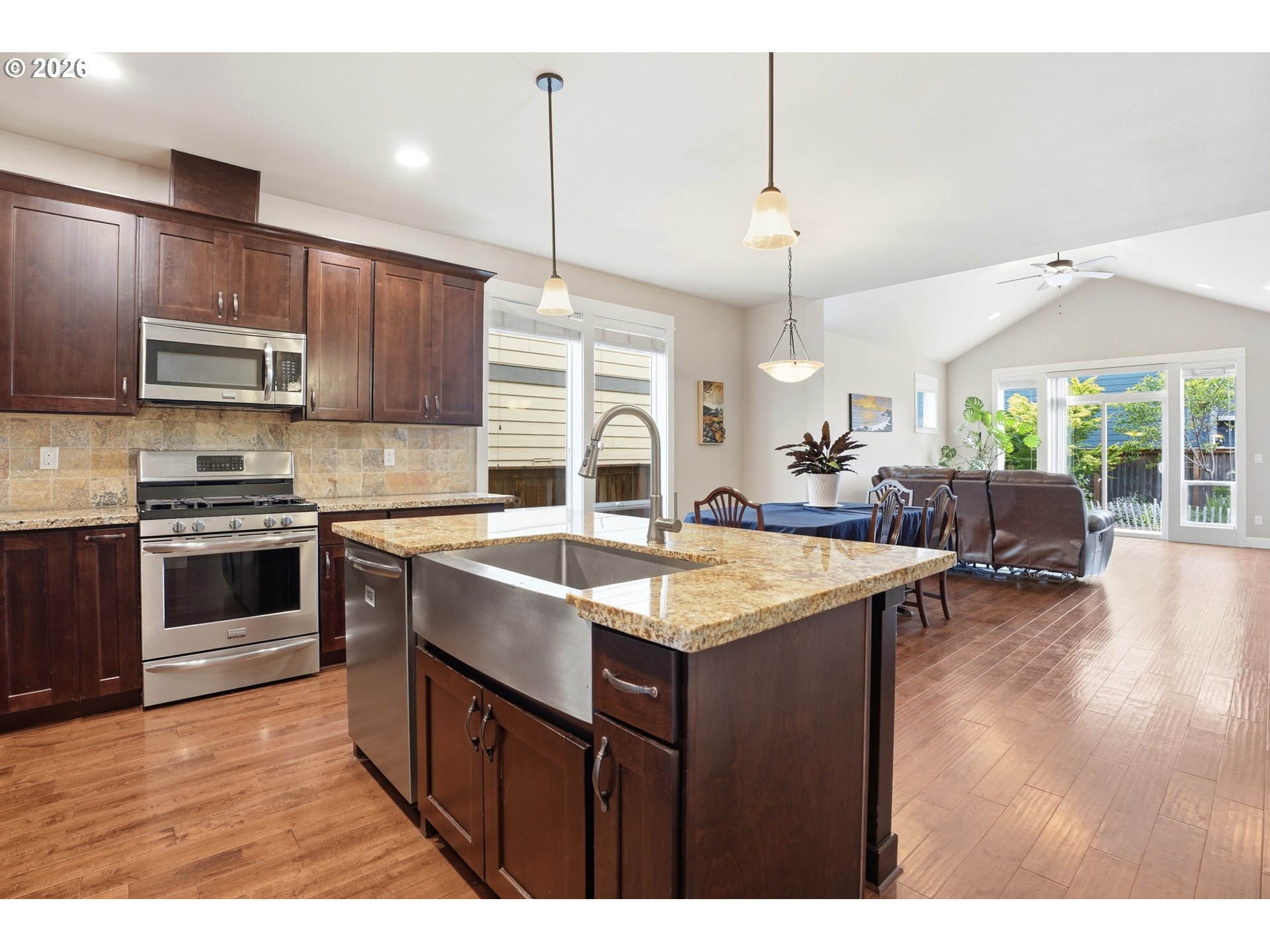 2481 Southwest 41st Street Gresham, OR 97080 - Photo 4 of 37