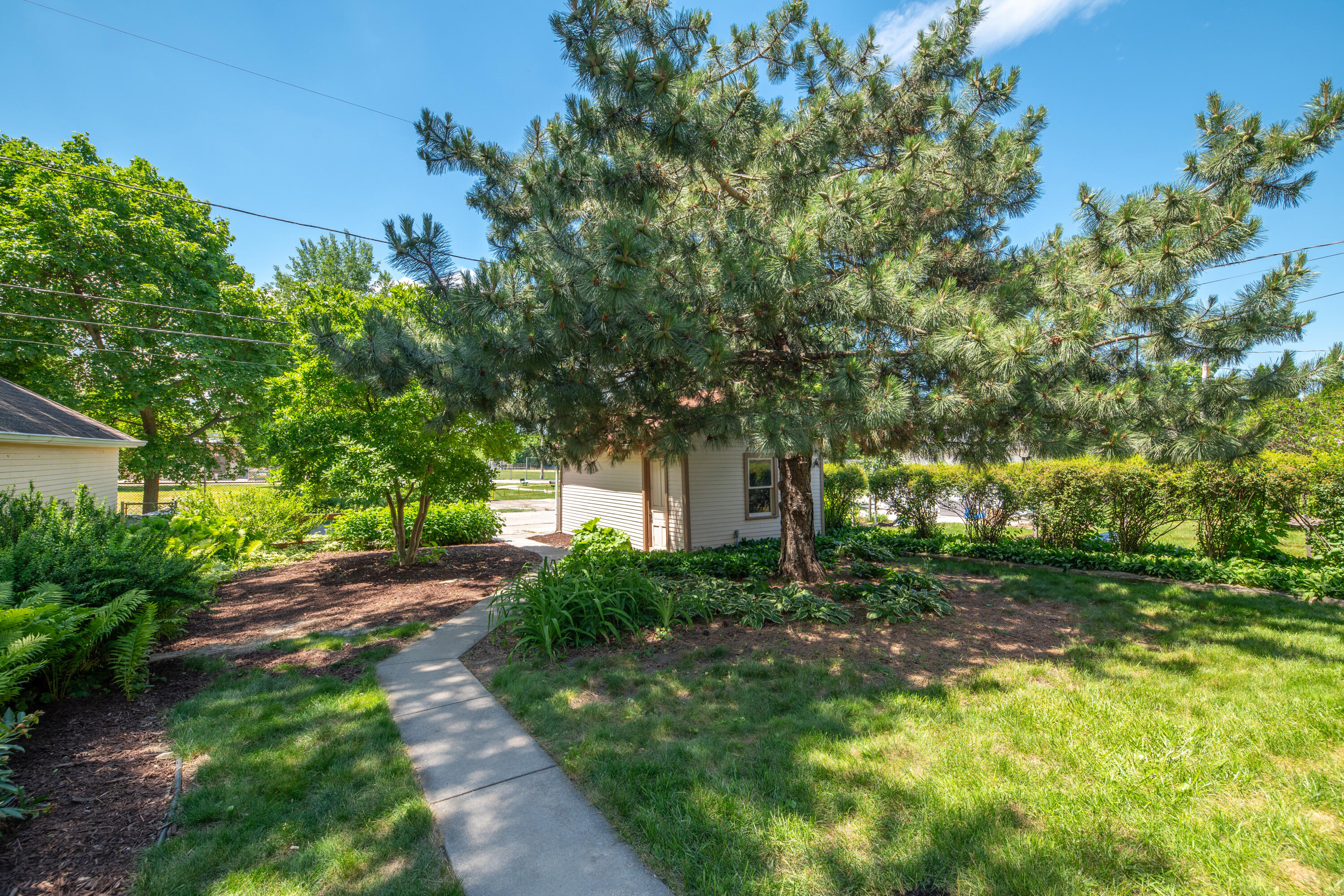 2963 North 70th Street Milwaukee, WI 53210 - Photo 36 of 43 33