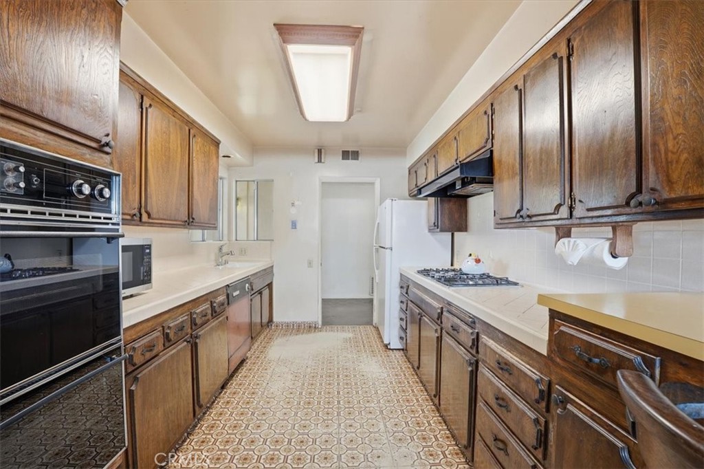 11357 Orcas Avenue Lakeview Terrace, CA 91342 - Photo 18 of 45