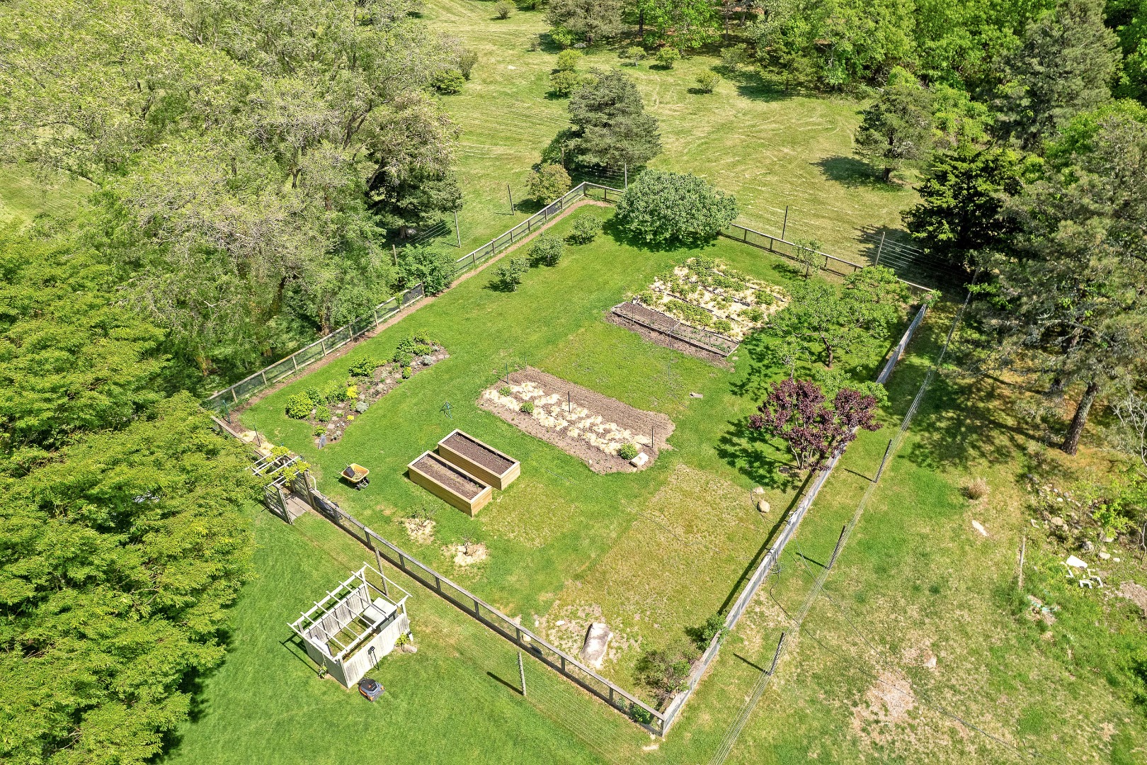 122 Old Farm Road Chilmark, MA 02535 - Photo 30 of 36 a view of a yard