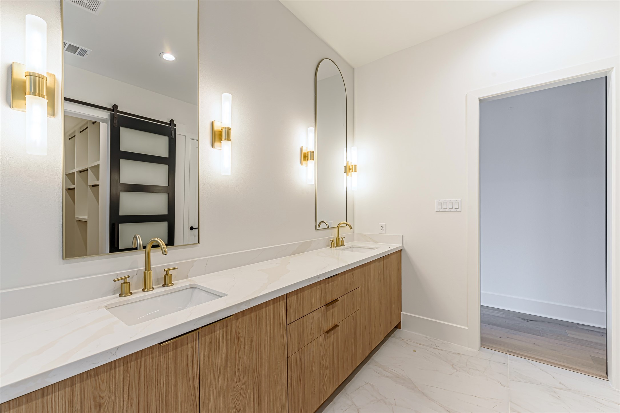 1104 West 9th Street Houston, TX 77007 - Photo 16 of 25 a bathroom with a double vanity sink mirror and double