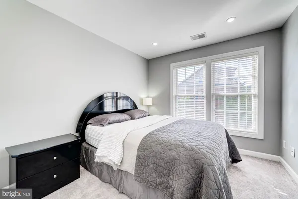 $4,000 | 947 Harrison Circle, Alexandria, VA 22304