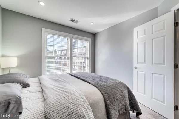 $4,000 | 947 Harrison Circle, Alexandria, VA 22304