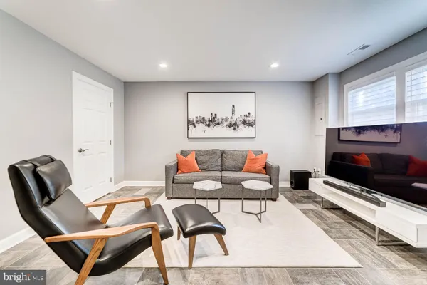 $4,000 | 947 Harrison Circle, Alexandria, VA 22304