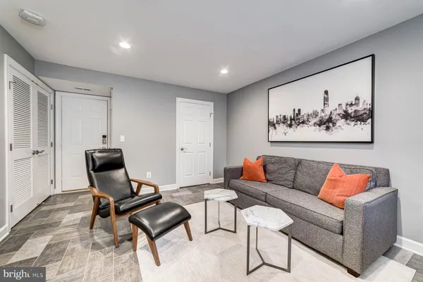 $4,000 | 947 Harrison Circle, Alexandria, VA 22304