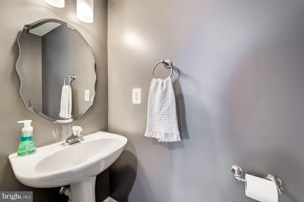 $4,000 | 947 Harrison Circle, Alexandria, VA 22304