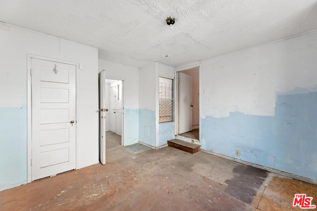 1650 South Rimpau Boulevard Los Angeles, CA 90019 - Photo 23 of 52