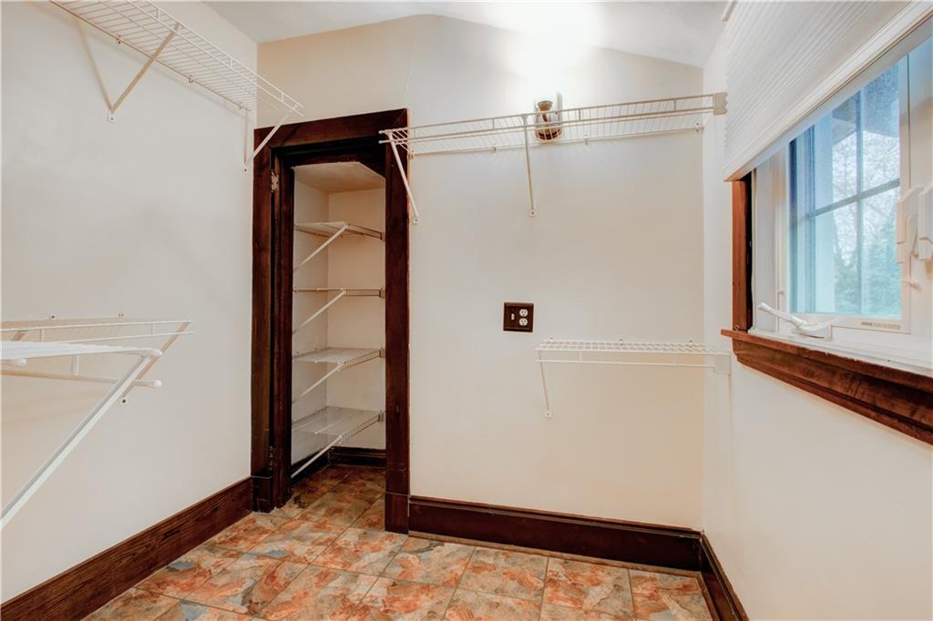207 Alden Road Rosslyn Farms, PA 15106 - Photo 17 of 25 Gallery Image 17