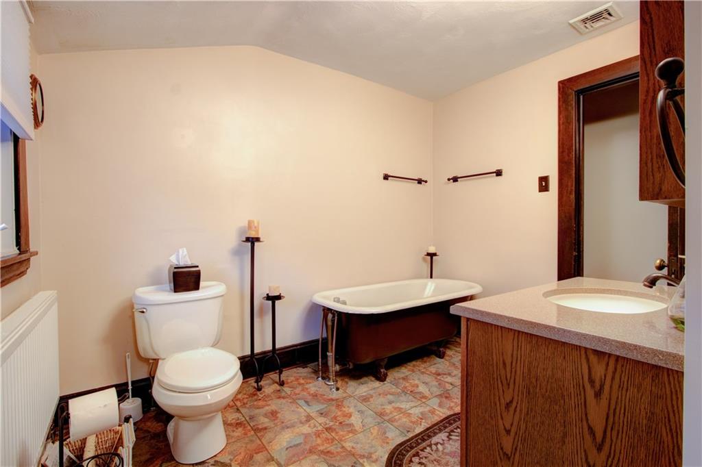 207 Alden Road Rosslyn Farms, PA 15106 - Photo 18 of 25 Gallery Image 18