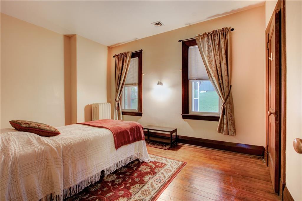 207 Alden Road Rosslyn Farms, PA 15106 - Photo 9 of 25 Gallery Image 9