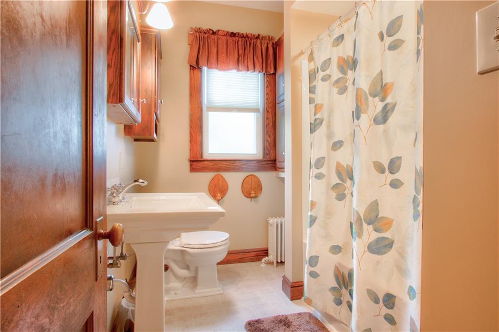 207 Alden Road Rosslyn Farms, PA 15106 - Photo 10 of 25 Gallery Image 10