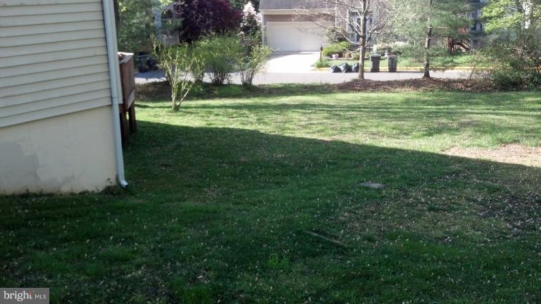 3017 Robin Ridge Court Fairfax, VA 22031 - Photo 18 of 19 View-rear yard