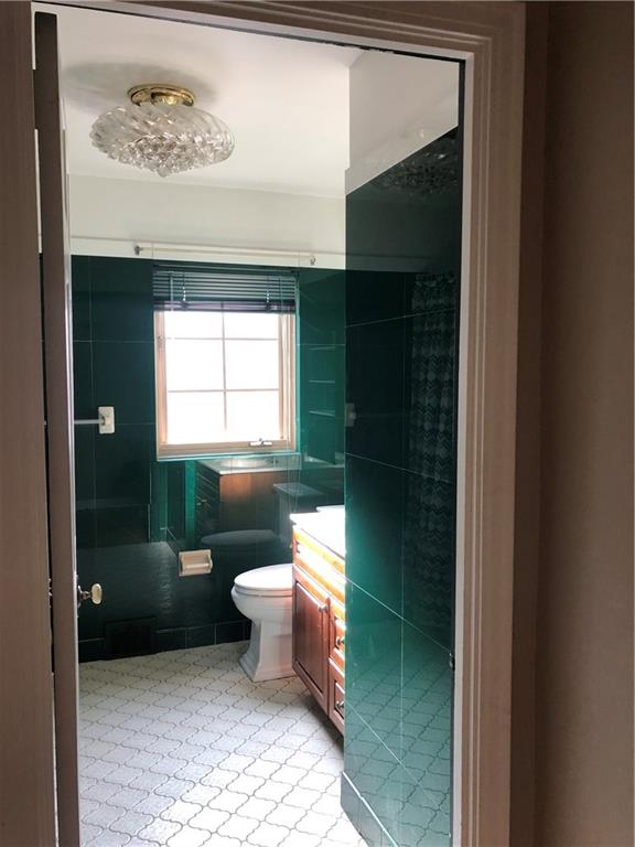410 Old Farm Road Pittsburgh, PA 15228 - Photo 15 of 25