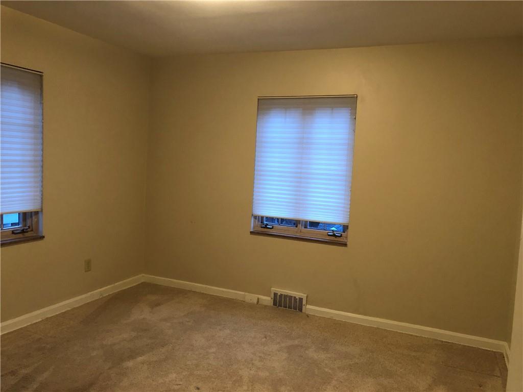 410 Old Farm Road Pittsburgh, PA 15228 - Photo 16 of 25