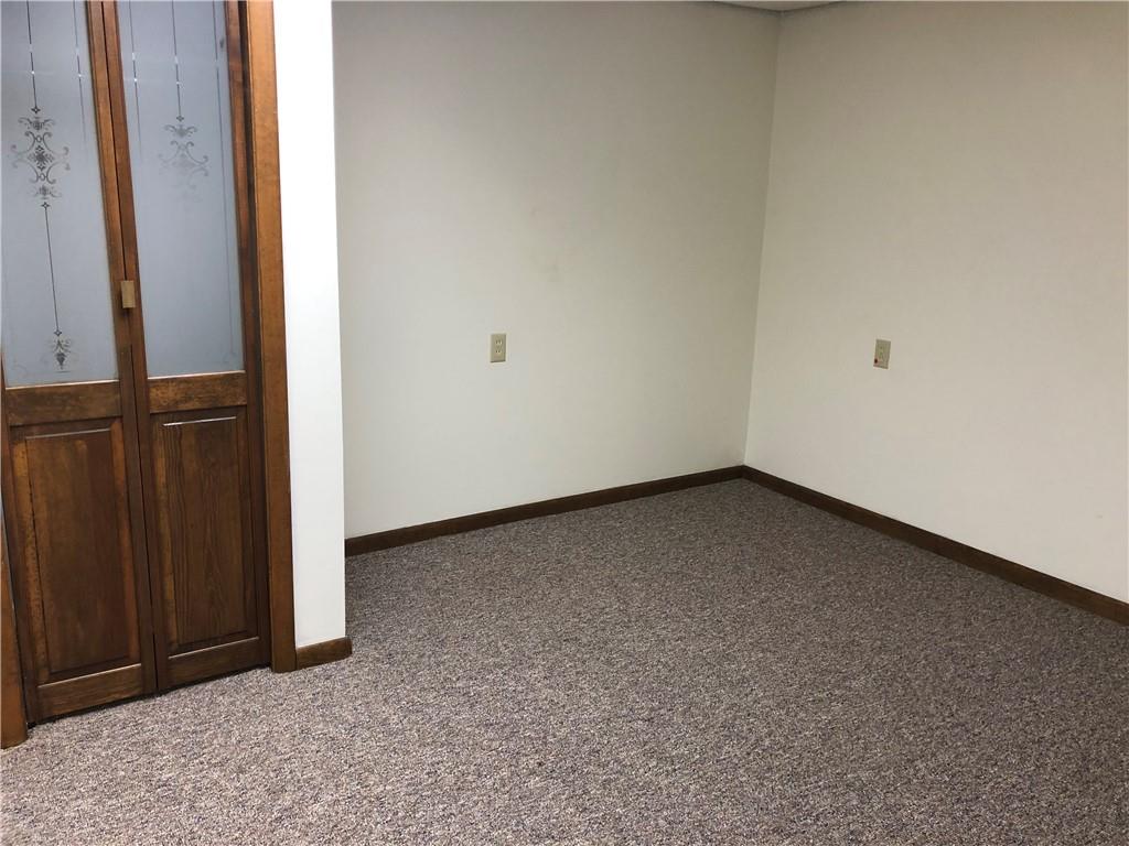 410 Old Farm Road Pittsburgh, PA 15228 - Photo 17 of 25