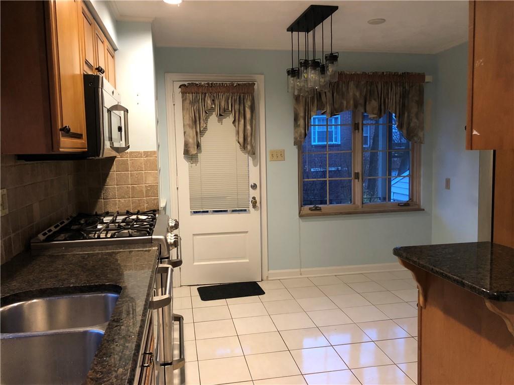 410 Old Farm Road Pittsburgh, PA 15228 - Photo 6 of 25