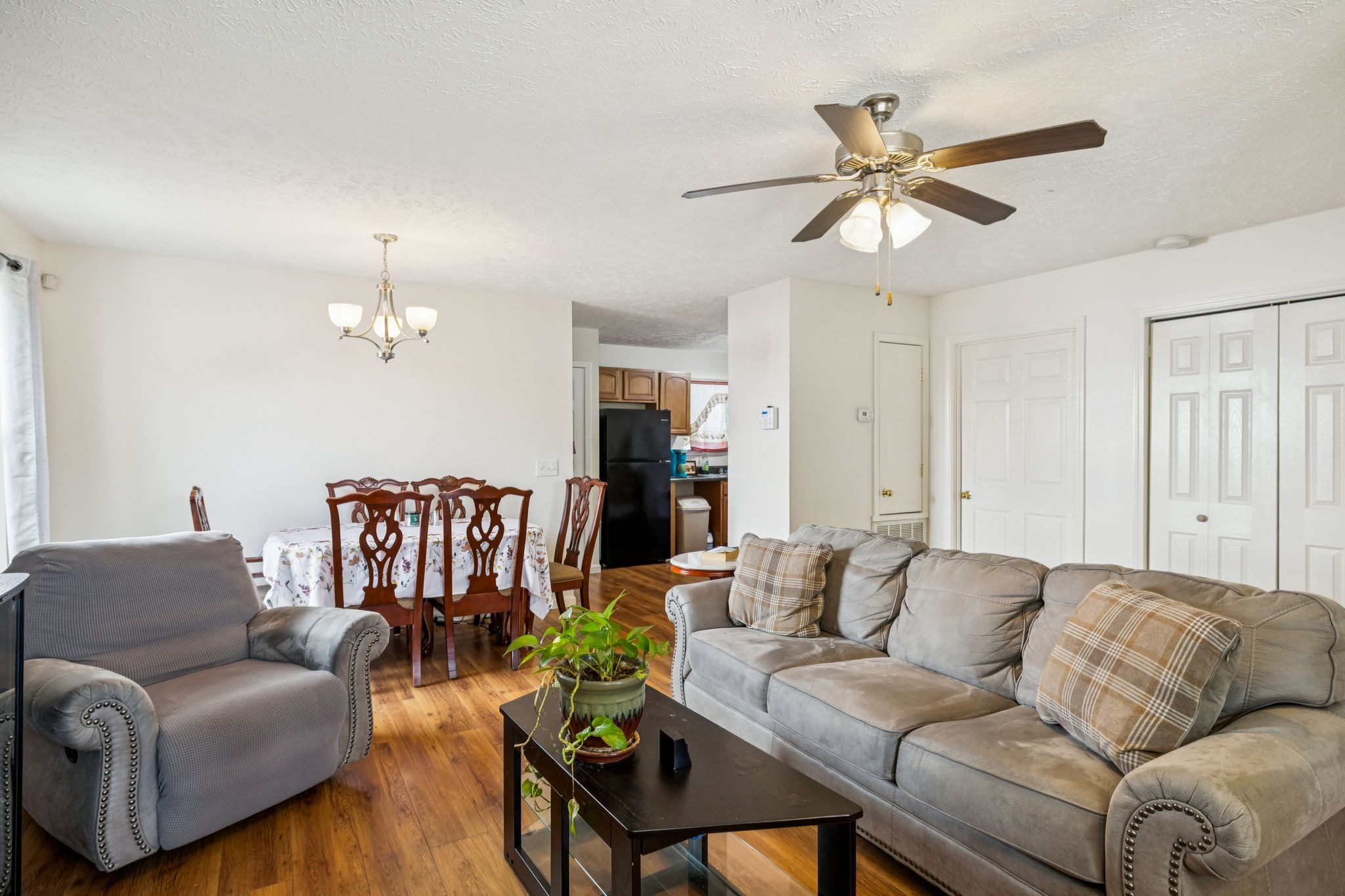 180 Strahl Street Franklin, TN 37064 - Photo 4 of 20 a living room with furniture