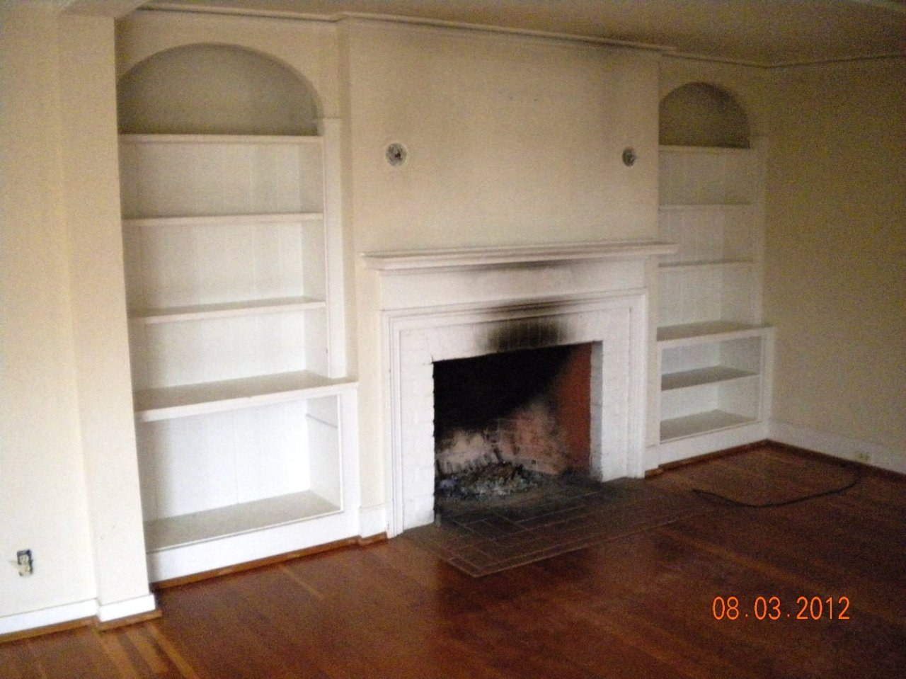 707 Moreno Road Santa Barbara, CA 93103 - Photo 5 of 11 a living room with a fireplace
