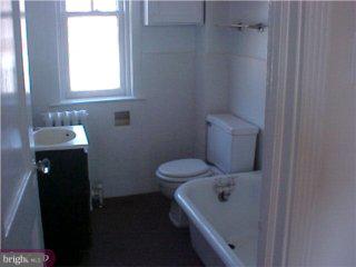 7033 Clinton Road Upper Darby, PA 19082 - Photo 3 of 3