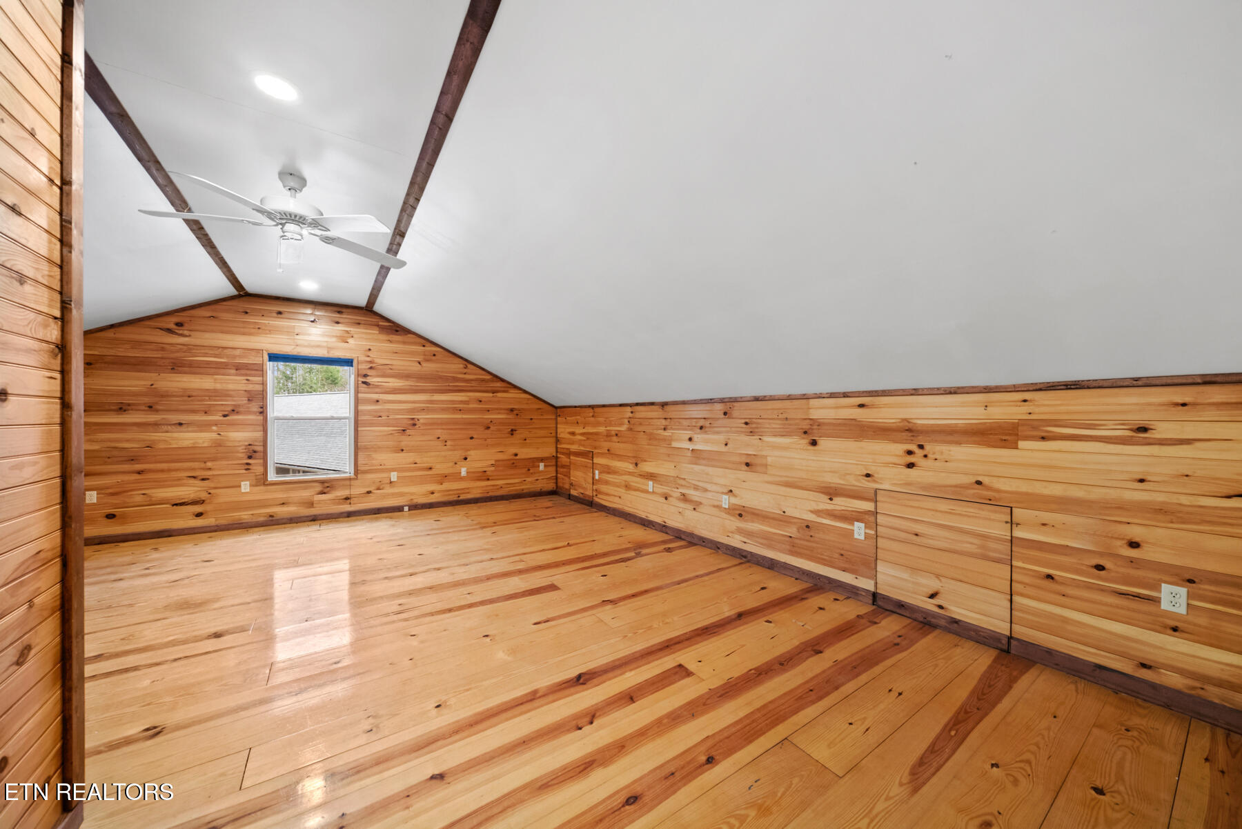 303 Cumberland Cove Road Monterey, TN 38574 - Photo 50 of 58 DSC07341